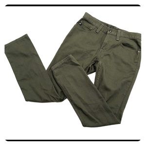 ✨Free World messenger men’s skinny jeans✨